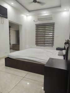Bedroom Image of 1800 Sq.ft 3 BHK Builder Floor for rent in Alaknanda New Delhi for Rs. 70000