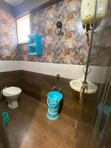 Bathroom Image of 2200 Sq.ft 2 BHK Independent House for rent in Ellora Park Vadodara for Rs. 25000