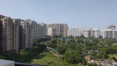 Balcony Image of 1350 Sq.ft 3 BHK Apartment / Flat for rent in Sethi Max Royal, Sector 76 Noida for Rs. 52000