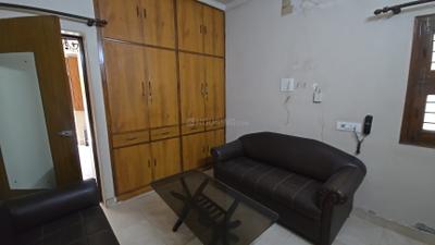 Bedroom Image of 1000 Sq.ft 2 BHK Apartment / Flat for sale in Prateek Apartment, Paschim Vihar New Delhi for Rs. 14000000