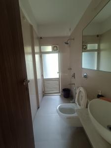 Bathroom Image of 1250 Sq.ft 3 BHK Apartment / Flat for sale in Dadar East Mumbai for Rs. 52500000