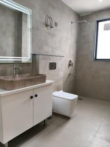 Common Bathroom Image of 1800 Sq.ft 3 BHK Builder Floor for sale in Vipul World, Sector 48 Gurgaon for Rs. 20000000