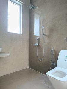 Common Bathroom Image of 900 Sq.ft 2 BHK Apartment / Flat for sale in Santacruz West Mumbai for Rs. 49400000