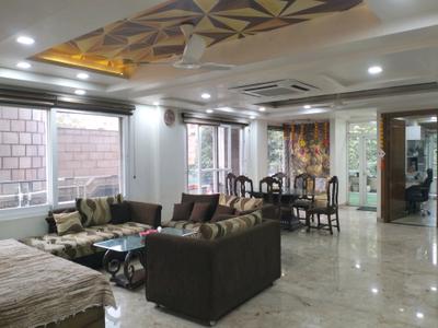 Living Room Image of 4100 Sq.ft 5 BHK Builder Floor for sale in Shahdara New Delhi for Rs. 57500000