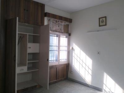 Bedroom Image of 1250 Sq.ft 3 BHK Apartment / Flat for rent in Vikaspuri New Delhi for Rs. 37000