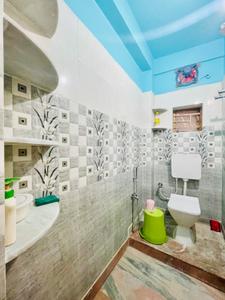 Bathroom Image of 700 Sq.ft 2 BHK Apartment / Flat for sale in Baranagar Kolkata for Rs. 2800000