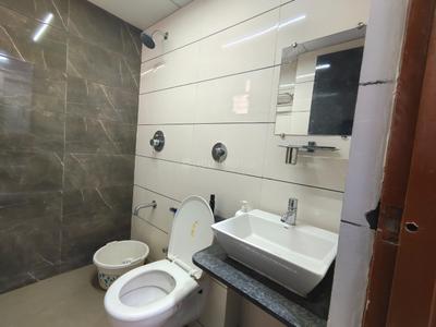 Bathroom Image of 1485 Sq.ft 2 BHK Apartment / Flat for sale in Maninagar Ahmedabad for Rs. 9800000