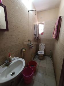 Bathroom Image of 1000 Sq.ft 2 BHK Apartment / Flat for sale in Purbalok Kolkata for Rs. 4400000