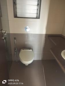 Bathroom Image of 1000 Sq.ft 2 BHK Apartment / Flat for sale in Kanakia Silicon Valley, Powai Mumbai for Rs. 31500000