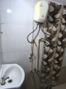 Bathroom Image of 1000 Sq.ft 2 BHK Apartment / Flat for rent in Monika Garden View, Pimpri Pune for Rs. 18000