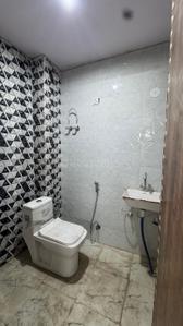 Bathroom Image of 480 Sq.ft 1 BHK Builder Floor for rent in Sector 23 Dwarka New Delhi for Rs. 15000
