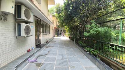 Image of 1650 Sq.ft 3 BHK Apartment / Flat for rent in DDA Sector Pocket B C, Vasant Kunj, New Delhi for Rs. 100000