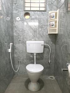 Common Bathroom Image of 750 Sq.ft 2 BHK Apartment / Flat for rent in K R Puram Bengaluru for Rs. 19002