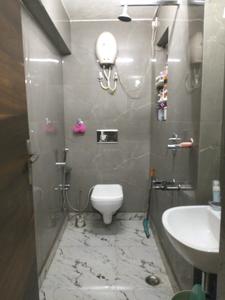 Common Bathroom One Image of 1350 Sq.ft 3 BHK Apartment / Flat for sale in Paschim Vihar New Delhi for Rs. 13500000
