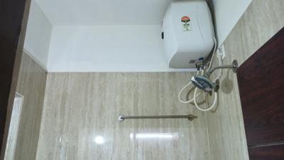 Bathroom Image of 650 Sq.ft 1 BHK Apartment / Flat for rent in Mahadevapura Bengaluru for Rs. 25000