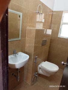 Bathroom Image of 1000 Sq.ft 4 BHK Duplex for sale in Anand Yadav The Hive, Gomti Nagar Lucknow for Rs. 11500000