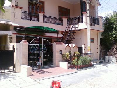 6 BHK Independent House
