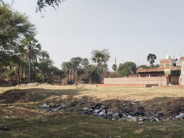 Near lateef hospital chawla wali gali last plot near railway line gy road se 250 neater andar Main Image 1