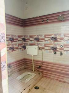 Bathroom Image of 1500 Sq.ft 2 BHK Independent House for rent in Aliganj Lucknow for Rs. 16000