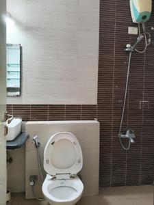 Common Bathroom Image of 918 Sq.ft 2 BHK Apartment / Flat for rent in Tridhaatu Morya, Chembur Mumbai for Rs. 77000