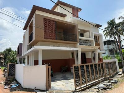 Image of 2000 Sq.ft 3 BHK Independent House for sale in Thrippunithura, Kochi for Rs. 13000000