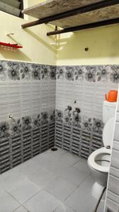 Bathroom Image of 520 Sq.ft 1 BHK Apartment / Flat for rent in Adyar Chennai for Rs. 20000