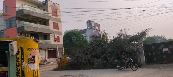 Neelendras Amity Green Main Image 1