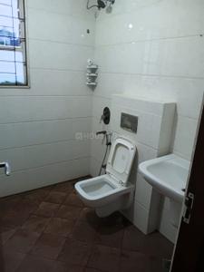Bathroom Image of 1100 Sq.ft 2 BHK Apartment / Flat for rent in Aishvariyaa Flats, Velachery Chennai for Rs. 27000