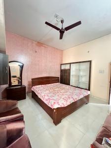 Bedroom Image of 558 Sq.ft 1 BHK Builder Floor for rent in Lanka Varanasi for Rs. 15000