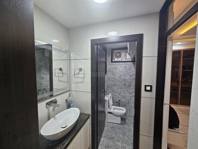 Bathroom Image of 1800 Sq.ft 3 BHK Builder Floor for sale in Paschim Vihar New Delhi for Rs. 29100000