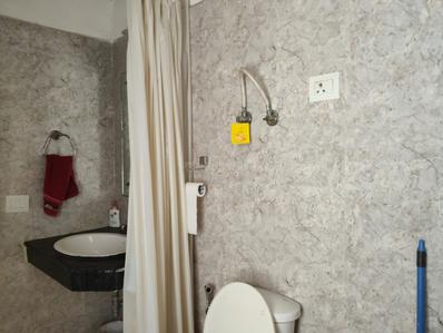Bathroom Image of 1700 Sq.ft 3 BHK Apartment / Flat for sale in Mapsko Royale Ville, Sector 82 Gurgaon for Rs. 18000000