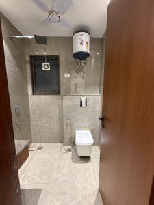 Bathroom Image of 900 Sq.ft 1 BHK Apartment / Flat for rent in DLF Phase 3 Gurgaon for Rs. 30000