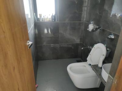 Bathroom Image of 1700 Sq.ft 3 BHK Apartment / Flat for rent in Motherland Magnate Lavish, Vaishno Devi Circle Ahmedabad for Rs. 40000