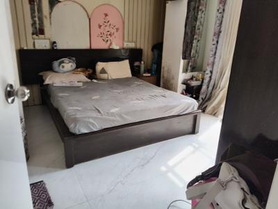 Bedroom Image of 950 Sq.ft 2 BHK Apartment / Flat for rent in Mohini Castle, Khar West Mumbai for Rs. 130000