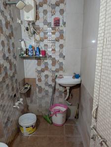 Bathroom Image of 1500 Sq.ft 2 BHK Apartment / Flat for sale in Vastrapur Ahmedabad for Rs. 6350000