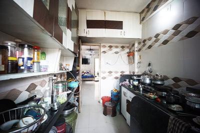 Kitchen Image of 732 Sq.ft 2 BHK Apartment / Flat for sale in Hansol Ahmedabad for Rs. 3700000