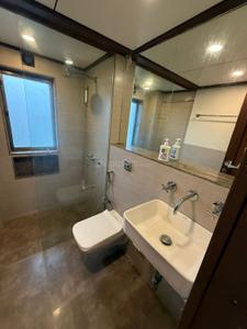 Bathroom Image of 1200 Sq.ft 3 BHK Apartment / Flat for rent in Panju Mahal, Bandra West Mumbai for Rs. 335000
