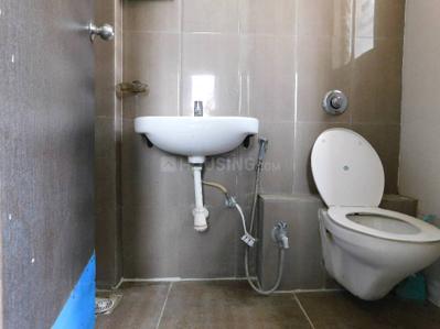 Bathroom Image of 950 Sq.ft 2 BHK Apartment / Flat for rent in Mantra Moments, Moshi Pune for Rs. 18000