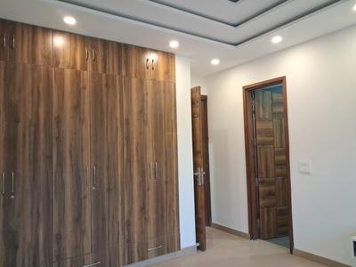 Bedroom Image of 1800 Sq.ft 3 BHK Builder Floor for sale in Paschim Vihar New Delhi for Rs. 37900000