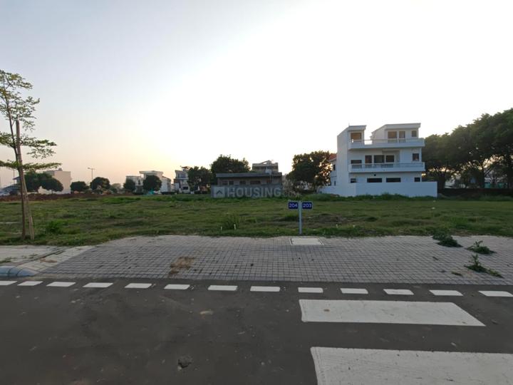 DLF Hyde Park Estate Main Image 1
