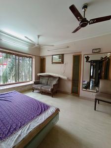 Bedroom Image of 750 Sq.ft 2 BHK Apartment / Flat for rent in Vile Parle East Mumbai for Rs. 96000