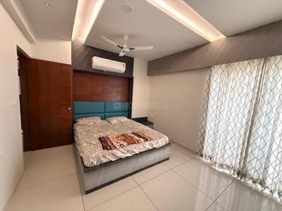 Bedroom Image of 1500 Sq.ft 3 BHK Apartment / Flat for rent in Orchid Skyrise, Harni Vadodara for Rs. 60000