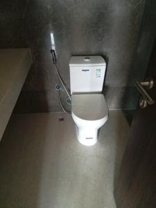 Common Bathroom Image of 1800 Sq.ft 4 BHK Apartment / Flat for rent in Kalpataru Magnus, Bandra East Mumbai for Rs. 330000