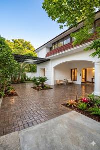 6 BHK Independent House
