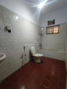 Bathroom Image of 2500 Sq.ft 4 BHK Independent House for rent in Kodihalli Bengaluru for Rs. 76000