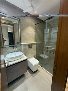 Bathroom Image of 1620 Sq.ft 3 BHK Builder Floor for sale in Greenwood Signatute Suites, Sector 46 Gurgaon for Rs. 36000000