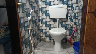 Bathroom Image of 260 Sq.ft 1 RK Apartment / Flat for rent in Salt Lake City Kolkata for Rs. 8000