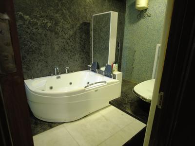 Image of 18000 Sq.ft 12 BHK Independent House for sale in Pedda Waltair, Visakhapatnam for Rs. 310000000