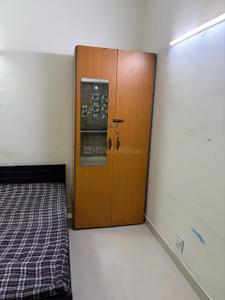 Bedroom Image of 350 Sq.ft 1 RK Builder Floor for rent in Mahavir Apartment, Sector 29 Noida for Rs. 14525