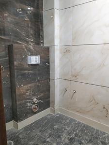 Common Bathroom Image of 450 Sq.ft 2 BHK Builder Floor for sale in Shastri Nagar New Delhi for Rs. 4600000